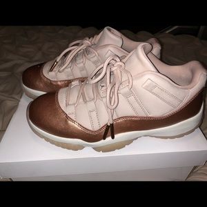 Air Jordan 11 Retro Low Rose Gold